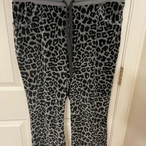Lularoe cozy crop pants with pockets